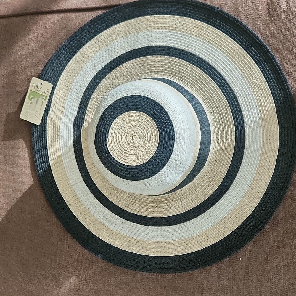 Nyla District straw sun hat